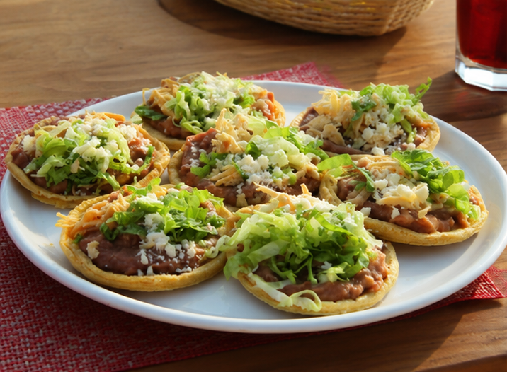 5 Gorditas de frijoles refritos