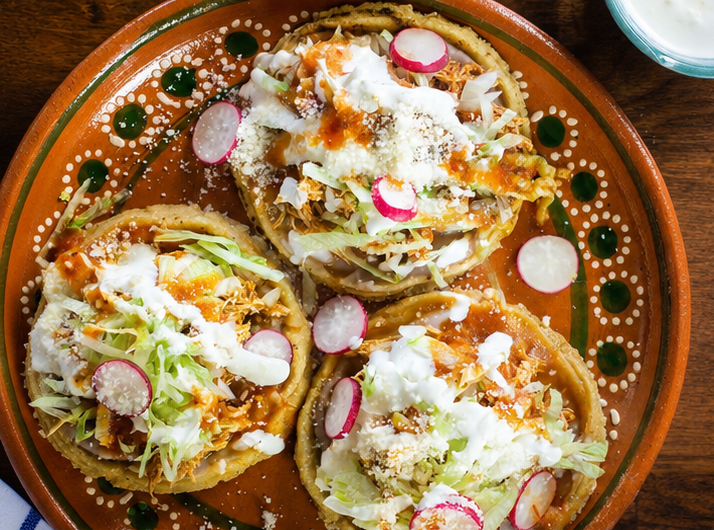 3 Gorditas de tinga de pollo